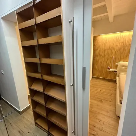 Mb -piano Terra- 公寓 *